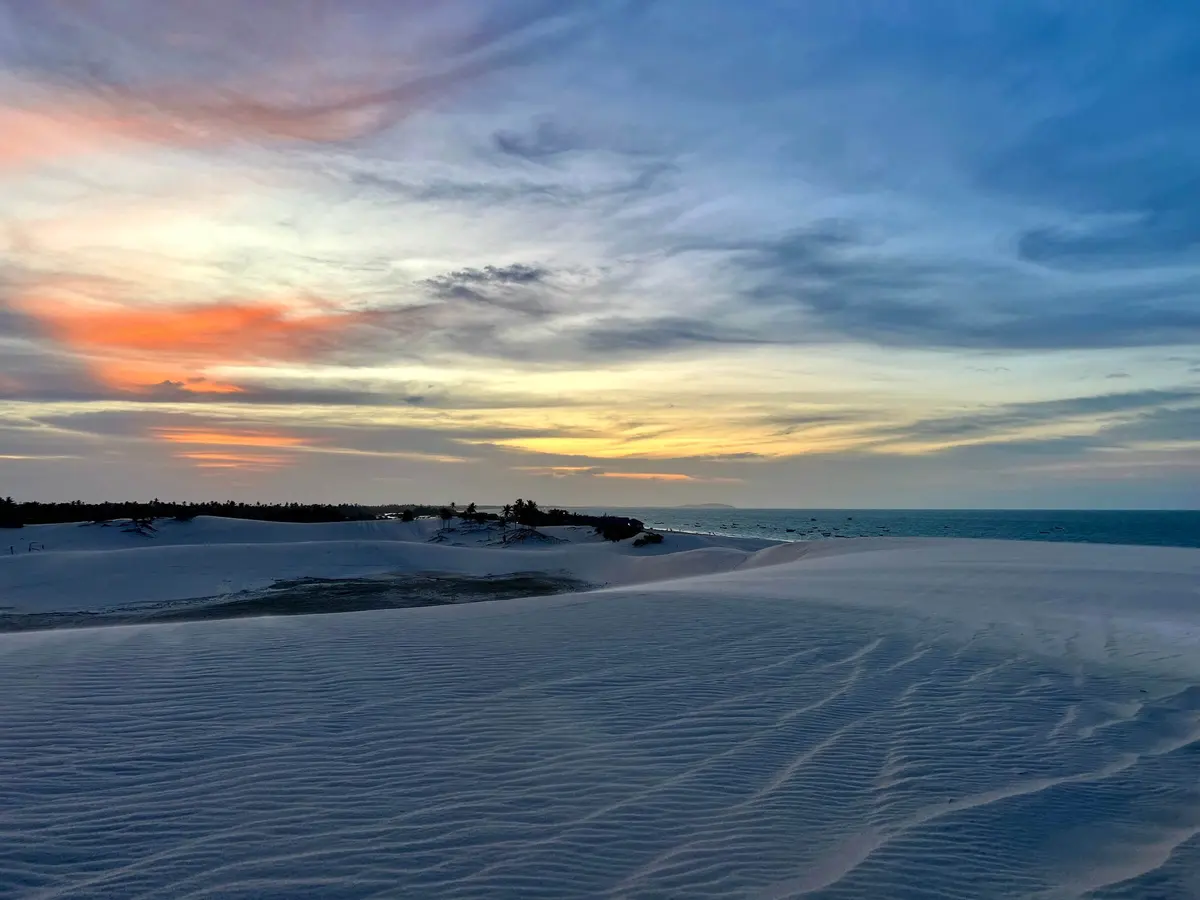 Passeio Barrinha em Jericoacoara — dunas e Pedra Furada